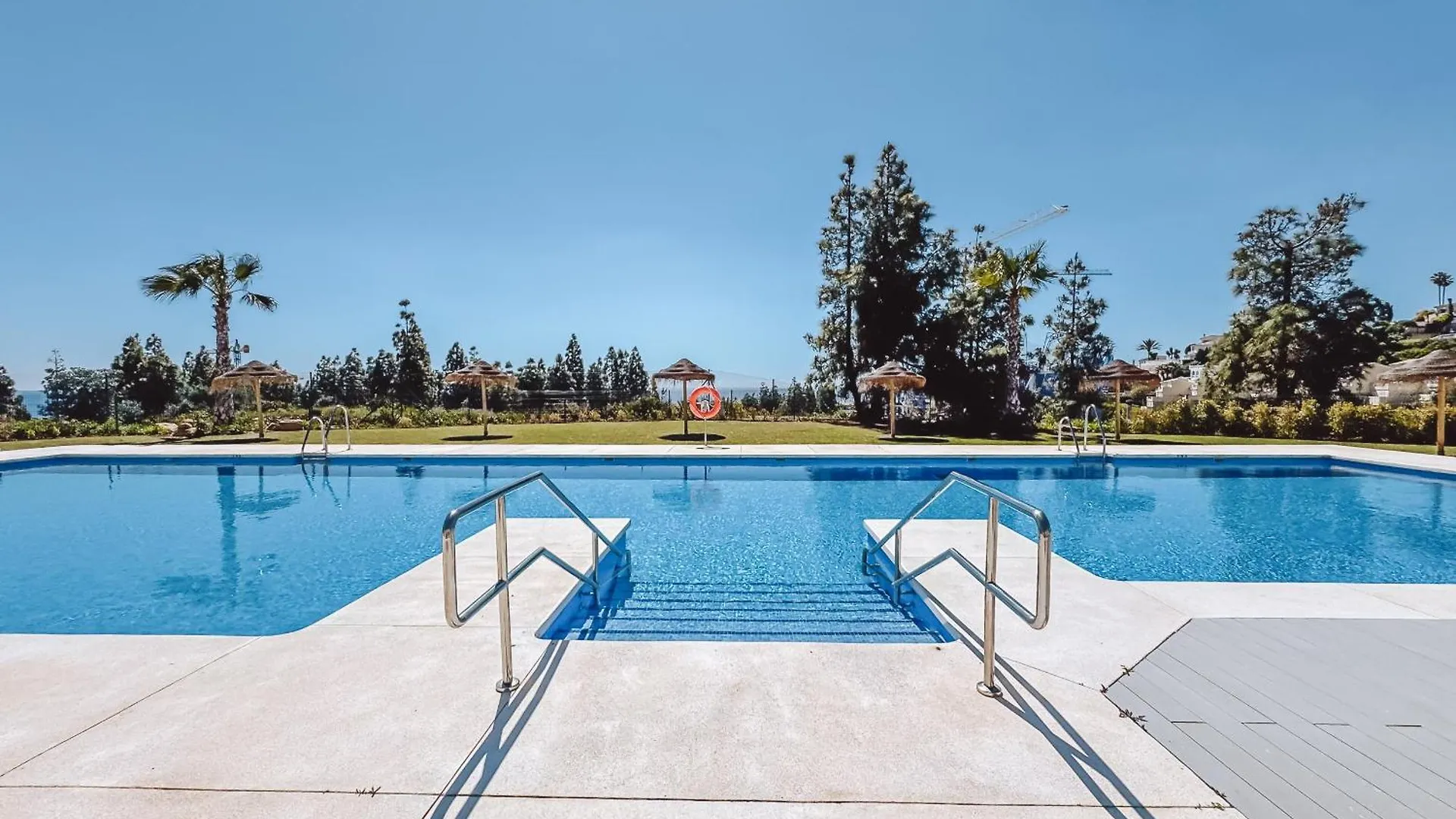 Apartment Cala De Mijas Holidays El Faro